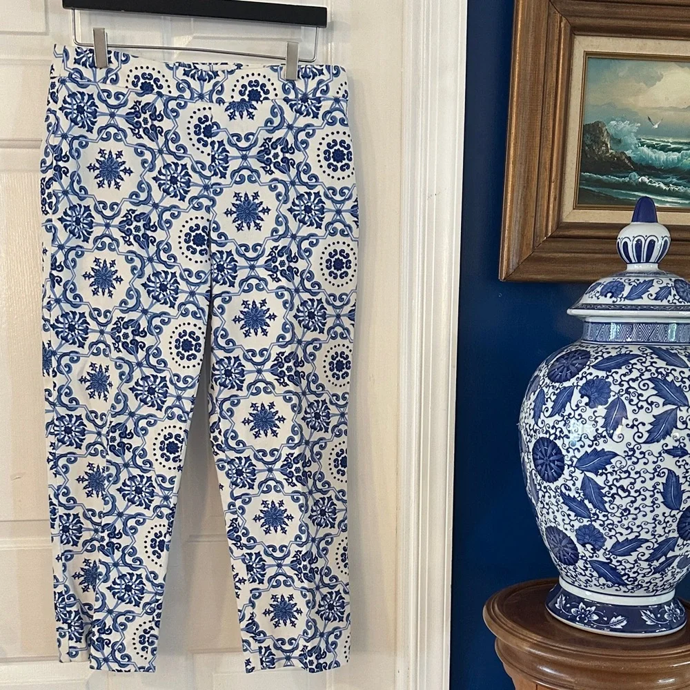 NWOT Women’s Talbots Heritage Blue & White Cropped Pants Size 8